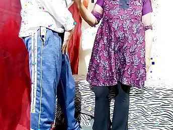 Amrozia's curvy congress takes a rough smart from bro-in-law's peep