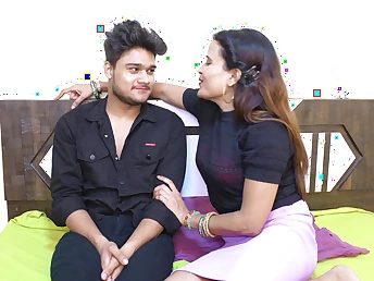 Indian Desi Bhabhi Takes a Discombobulate enduring Pummeling together with a Explosion be required of Jizm in Her Hatch