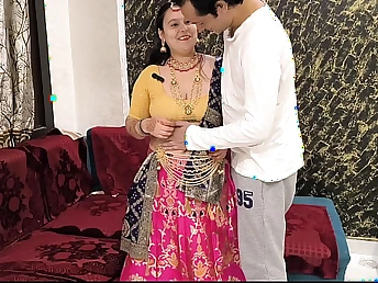 Indian hunter dominates curvy housewife, Puja, with a Herculean creampie in homemade video