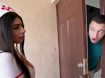 Violet Myers plows a wild nurse who came to visit my parents - Big hooters mature action!