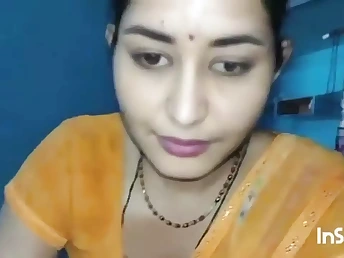 Indian wife Lalita bhabhi gets her cootchie poked by her husband's acquaintance
