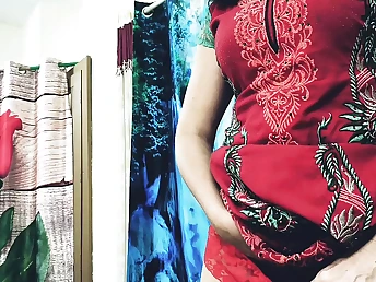 Steamy Indian wife takes a xxx boinking on web cam in a homemade movie