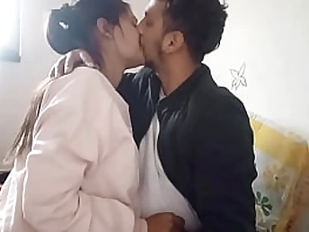 Javier & his Indian gf enjoy a super-fucking-hot pregnancy and smooching ride