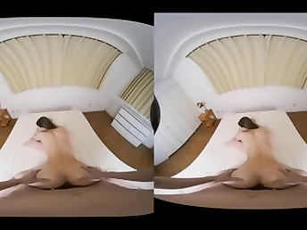 121521-001 [VR] Hook-Up Attraction Elder Step-Sista