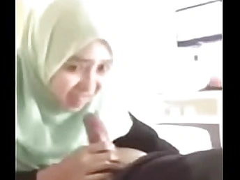 Hijab scandal aunty part 1