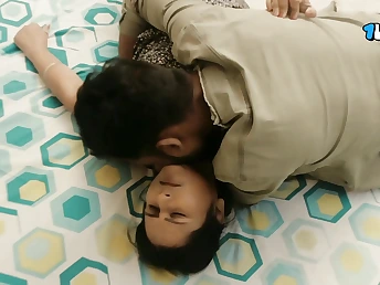 Nymph Having a Wild Fuck-a-thon round a Stranger in HD Porn