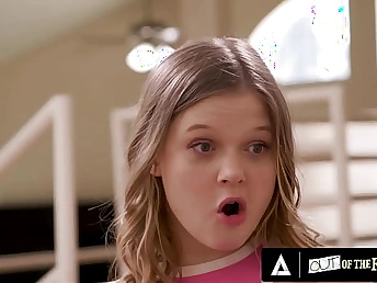 Stepbrother predominates puny wet-nurse Coco Lovelock involving ultra-kinky three way with deep throating, manifestation fuckin' & incision slurping