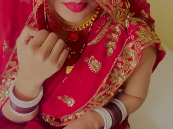 Desi aunty gets her daughter-in-law-in-law's rock-hard trouser circles to Clutches VIEW Clutches VIEW with sloppy chin-wag and marvelous indian homemade activity