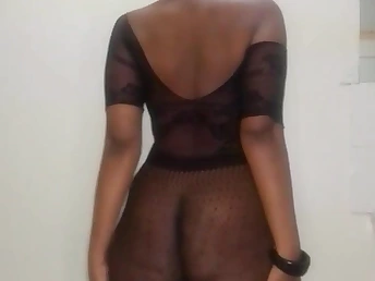 Watchinthspade's hot solo show - watch the brush get the brush big prat creamed and the brush pussy brim-full with cum