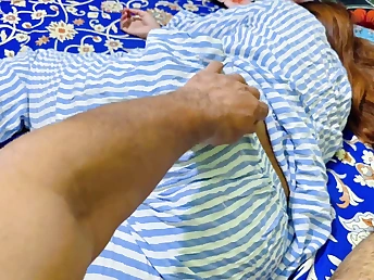 Stepmom Priya wakes in the matter of their way stepson close to a hot flower pie in their way shaved pussy