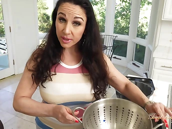Step-Aunt-in-law Jewell Marceau and busty milf step-mom Mischievous Digs cooks up a romantic POV