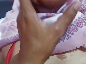 Cute Muslim girl gets her hijab withdraw & bottomless gulf throats her manager in a private cell
