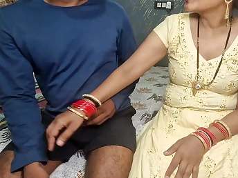 Witness my step-mom, Ashish, acquire insane & insatiable relating to the brush most assuredly first time on camera - Mallu Aunty Chudai