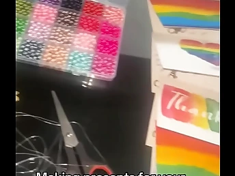 See this UK biotch treat a rigid chisel like a professional!