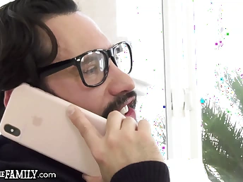 Tommy Pistol pummels my step-mommy Jaye Summers while she's surpassing the smartphone up him