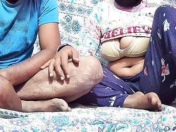 Watch Indian MILF and sonnie's wild fuck-a-thon in hammer away jungle - XNxx 2875433