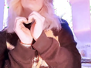 Witness this youthful and ultra-kinky teenager send someone to Coventry heavens tonguing Strawberry Mizis' jiggly cootchie